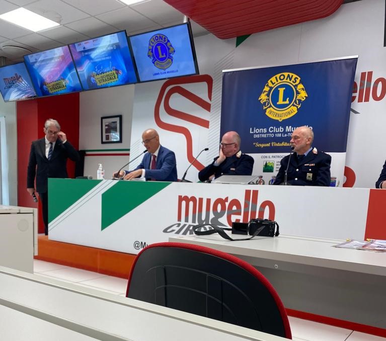 Buraglio parla all'evento Lions del Mugello